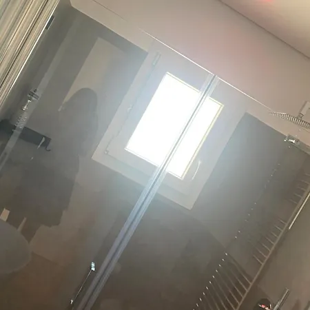 Grey House Luxury B&B 라티나